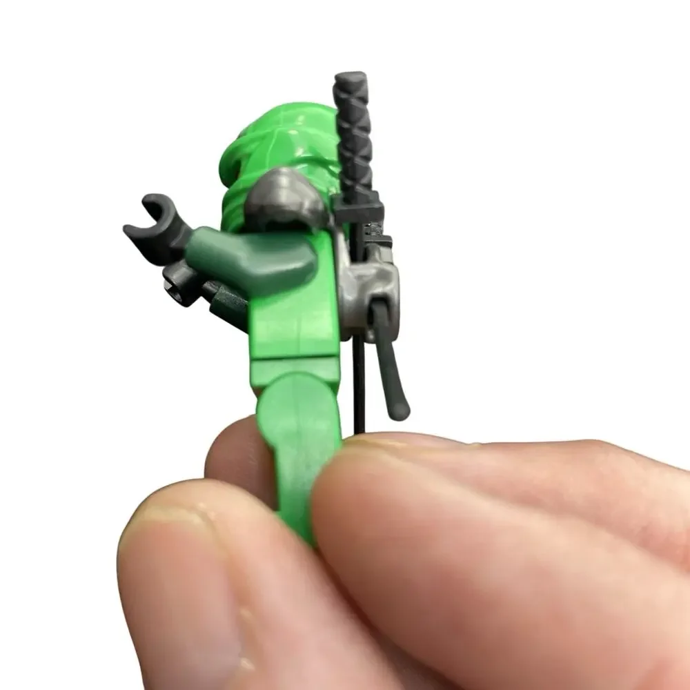 LEGO Ninjago Lloyd ZX Green Ninja Minifigure njo0065 Shoulder Armor + Spinner